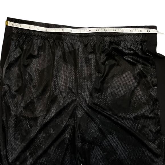 Tek Gear DryTek Black Reflective Print Shorts XL Men’s Running Athletic Gym - Picture 6 of 7